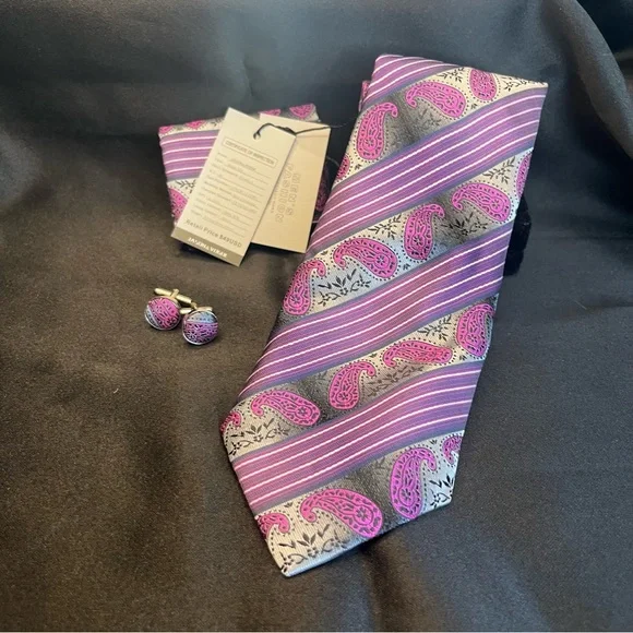 NWT- Silk Purple Paisley Tie Set - Picture 4 of 4